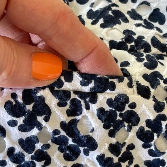 Ann Taylor Loft Navy and‎ White Eyelet Shorts - 0 - Picture 7 of 12